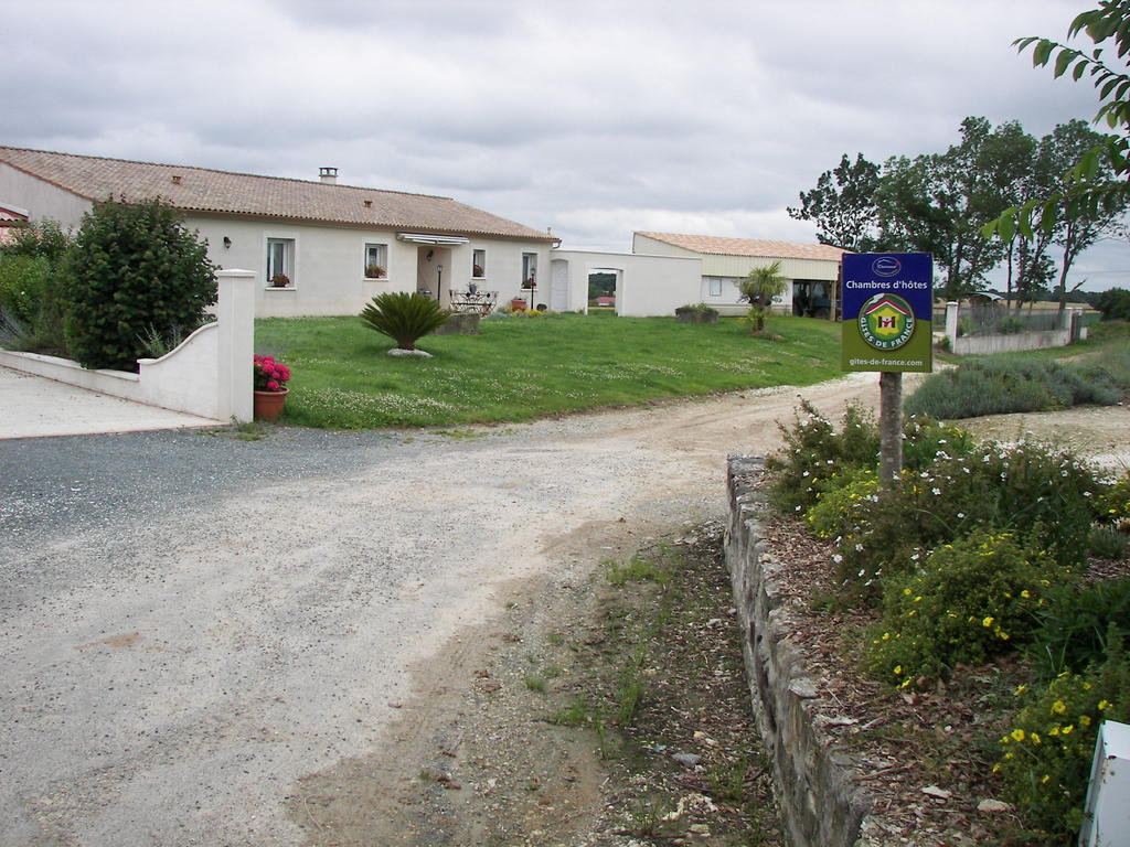 Bed and Breakfast Chambre D'Hotes Les Ormeaux Saint-Georges-des-Coteaux Экстерьер фото