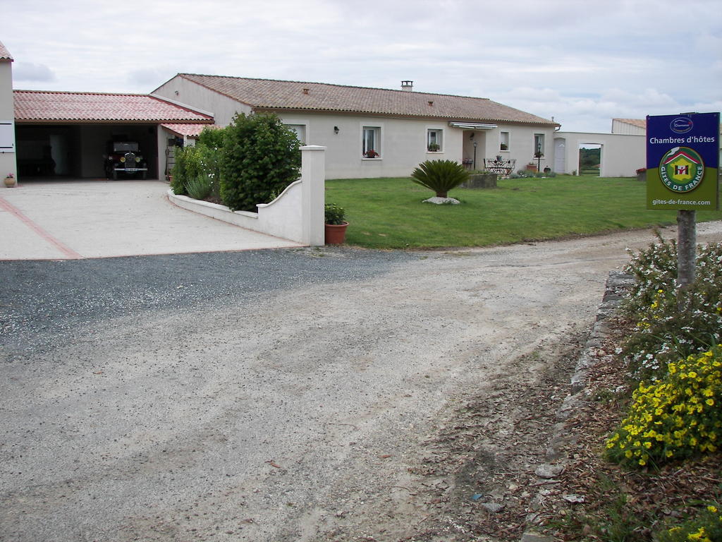 Bed and Breakfast Chambre D'Hotes Les Ormeaux Saint-Georges-des-Coteaux Экстерьер фото